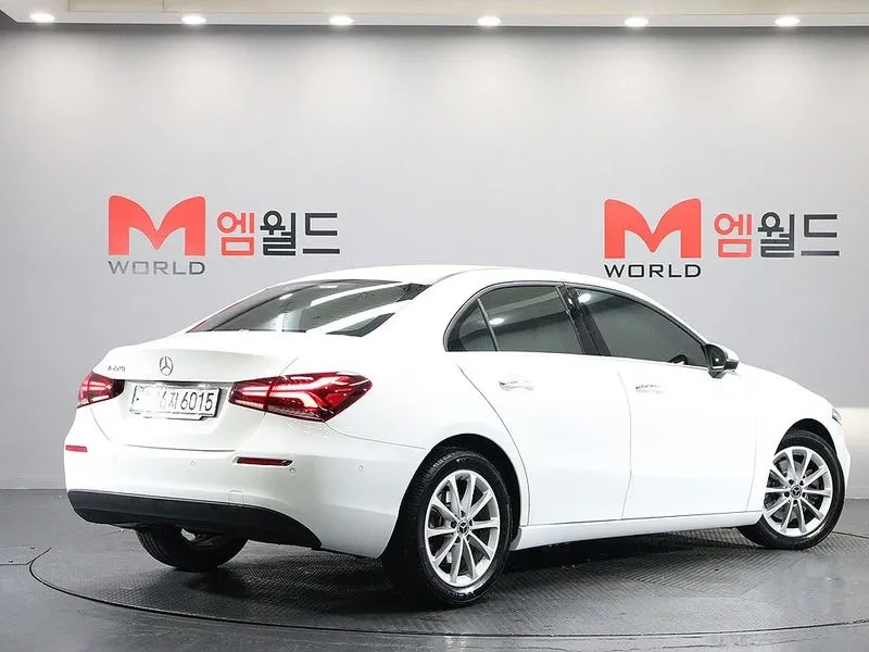Mercedes-Benz A 220, снимка 2 - Автомобили и джипове - 54892140