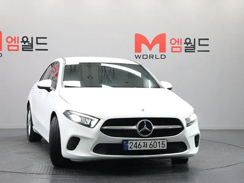 Mercedes-Benz A 220, снимка 3 - Автомобили и джипове - 54892140