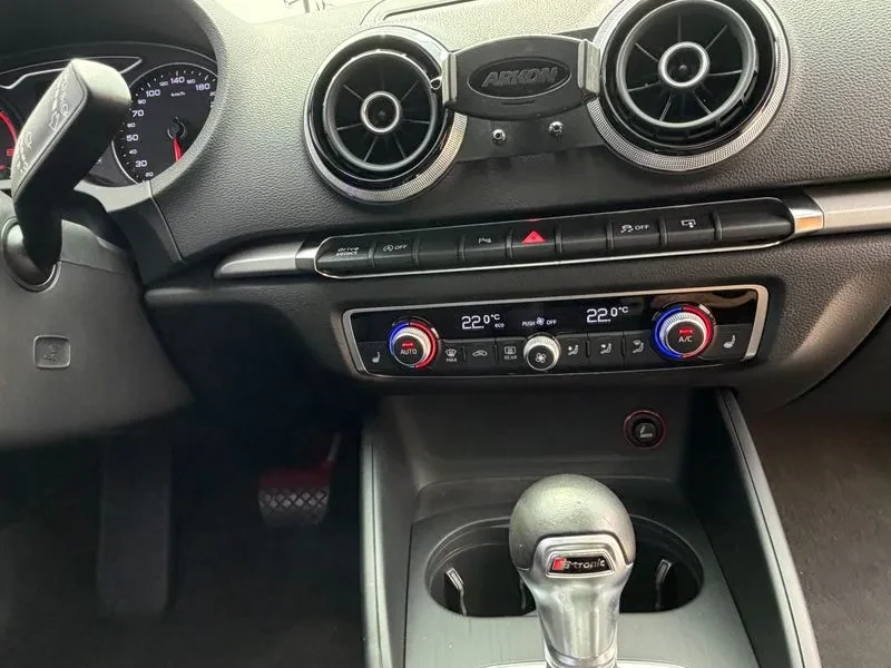 Audi A3 2.0 TDI, снимка 11 - Автомобили и джипове - 54971511
