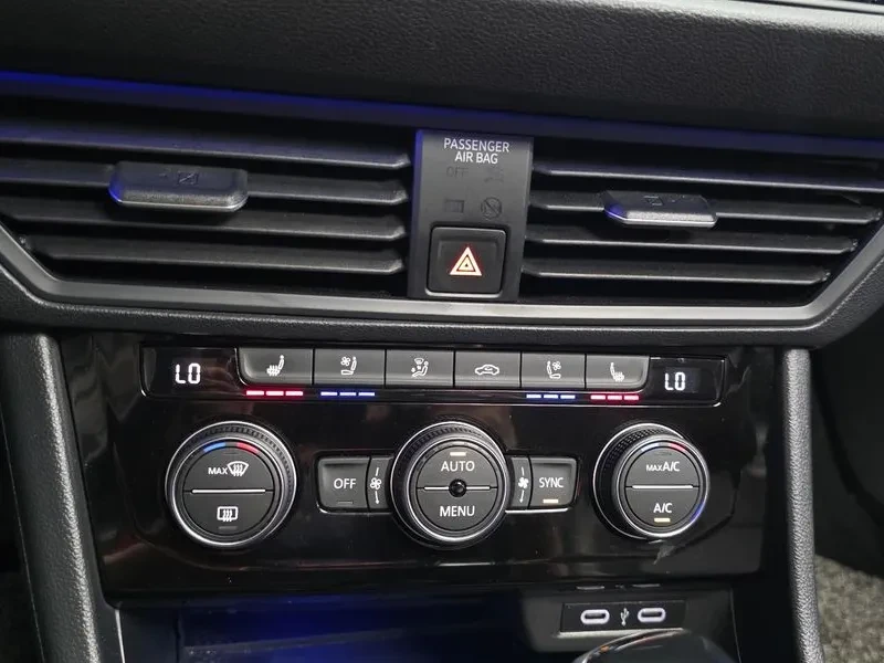 VW Jetta 1.5 TSI PRESTIGE, снимка 17 - Автомобили и джипове - 55351579