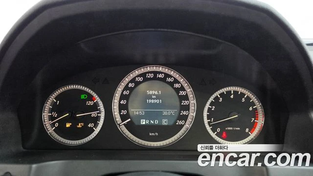 Mercedes-Benz C 200, снимка 8 - Автомобили и джипове - 56077559