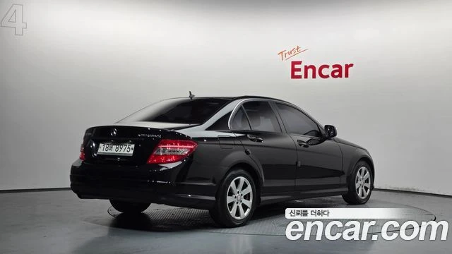 Mercedes-Benz C 200, снимка 2 - Автомобили и джипове - 56077559