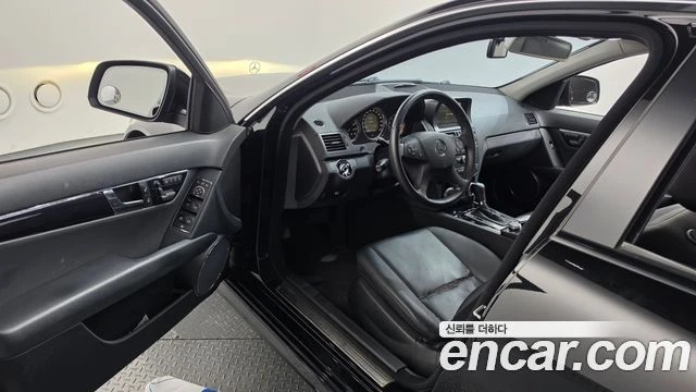 Mercedes-Benz C 200, снимка 10 - Автомобили и джипове - 56077559