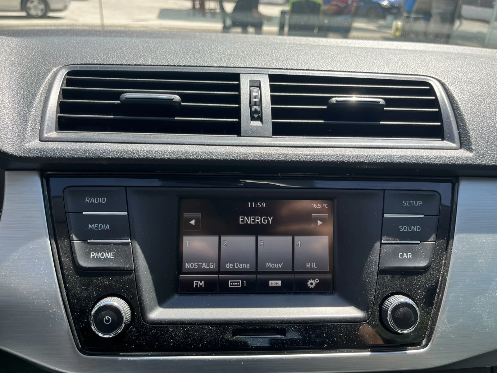 Skoda Fabia 1.0 MPI - изображение 10