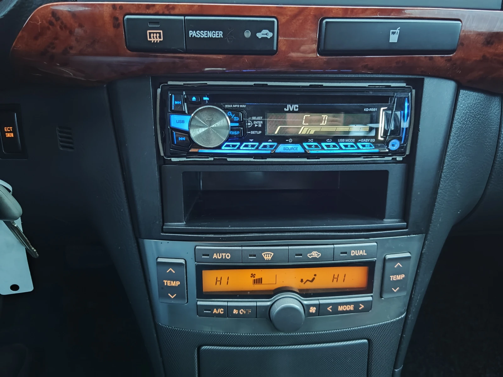 Toyota Avensis 1.8i Германия  | Mobile.bg — изображение 12