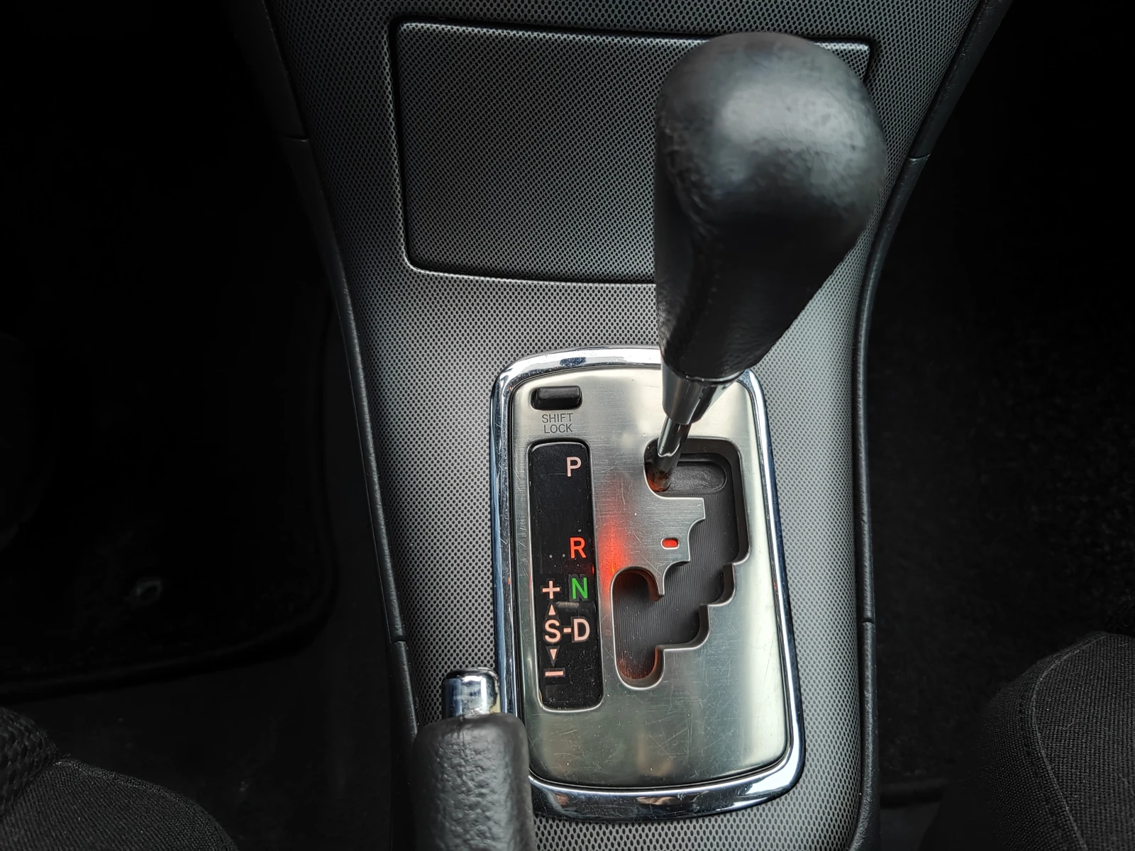 Toyota Avensis 1.8i Германия  | Mobile.bg — изображение 11