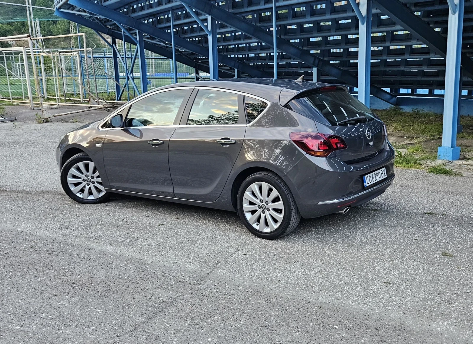 Opel Astra 1.4 T Facelift газ - изображение 3