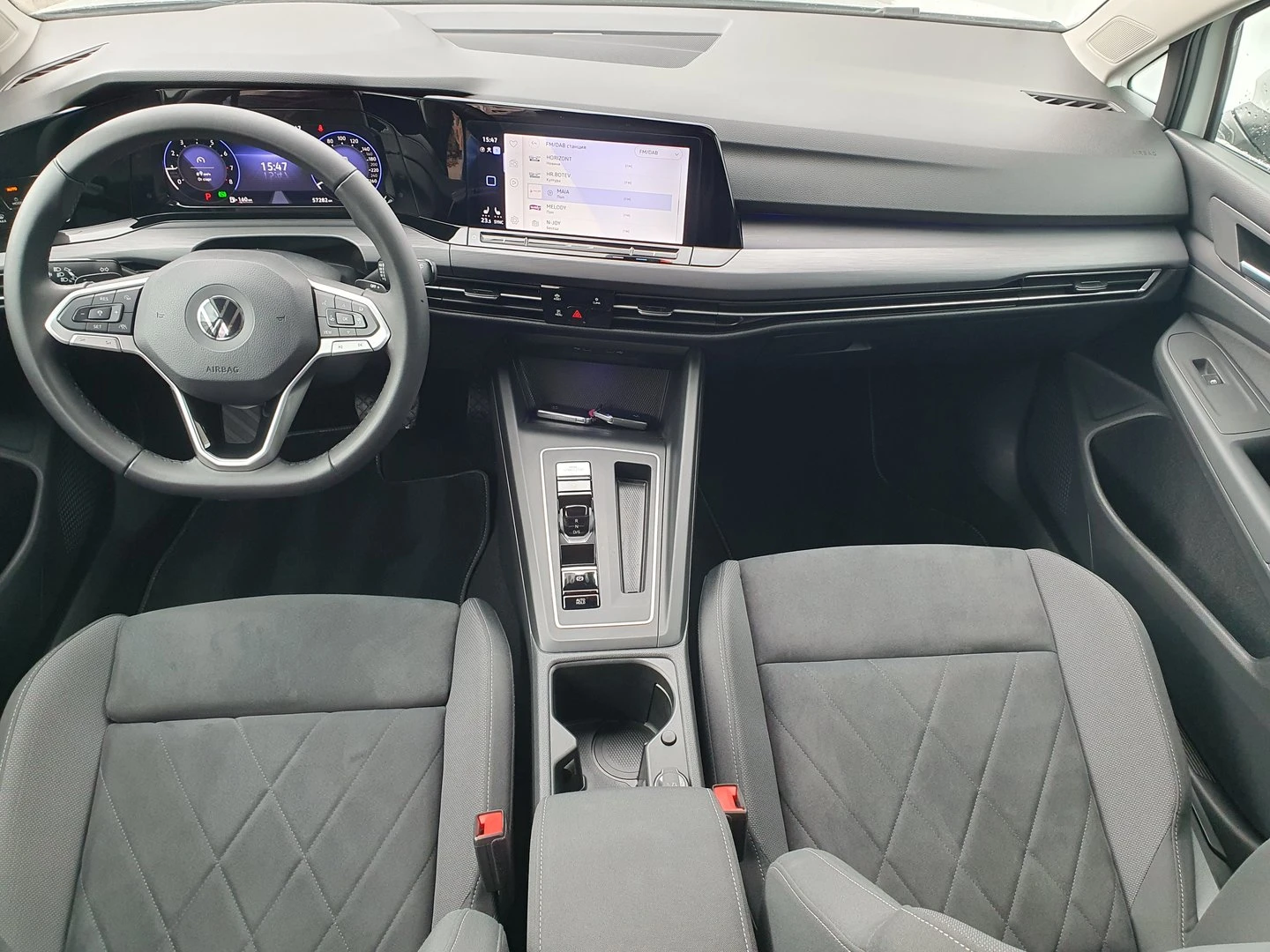 VW Golf 8 Style 1.5 eTSI OPF DSG - изображение 6