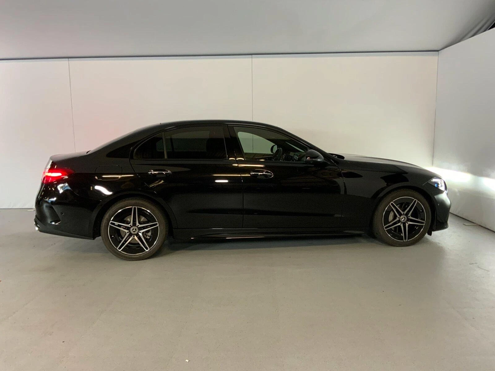 Mercedes-Benz C 300 D 4-MATIC AMG NIGHT 360 KEYLESS-GO MEMORY - изображение 6