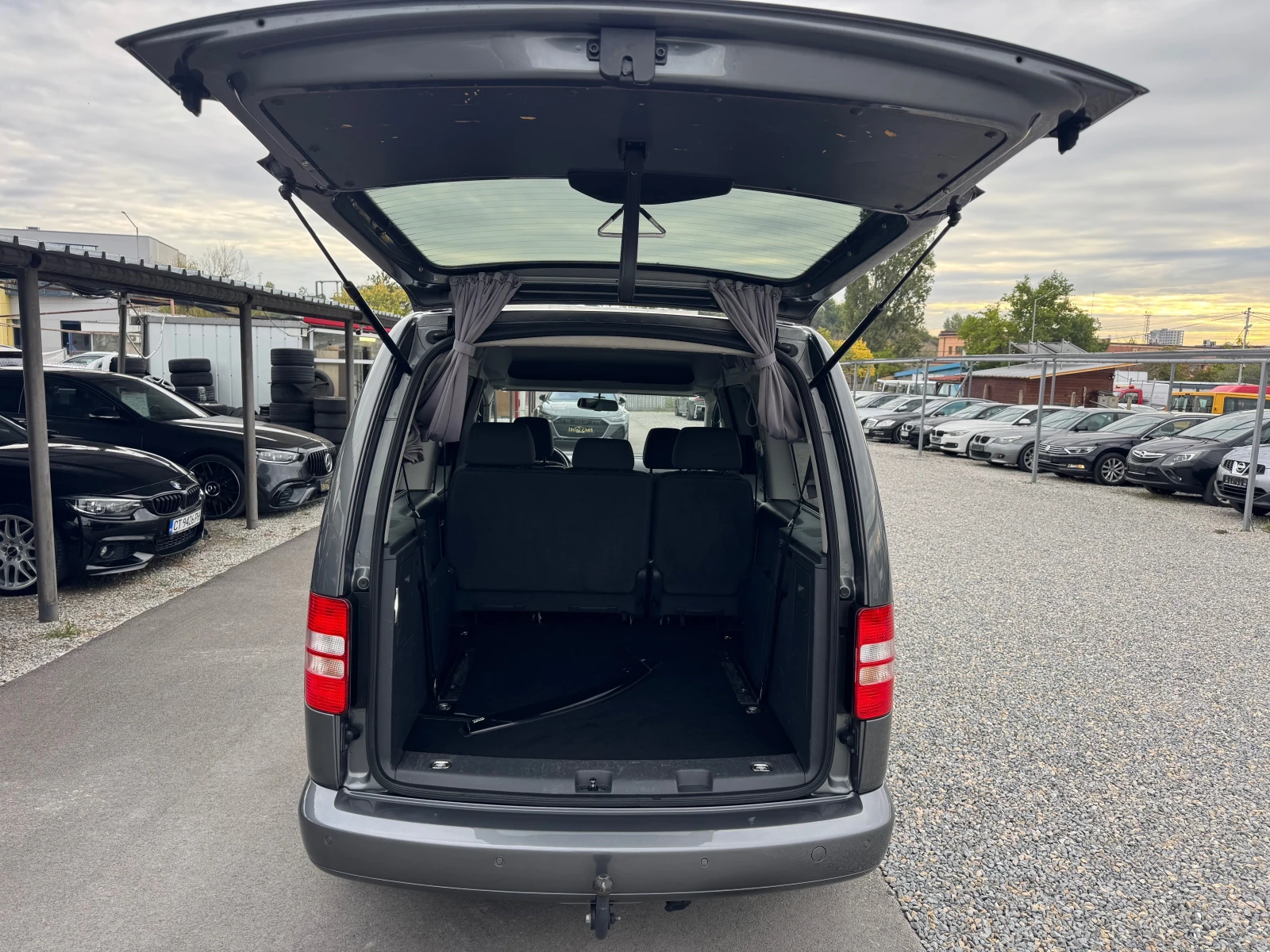 VW Caddy 2.0TDi MAXI DSG - изображение 10