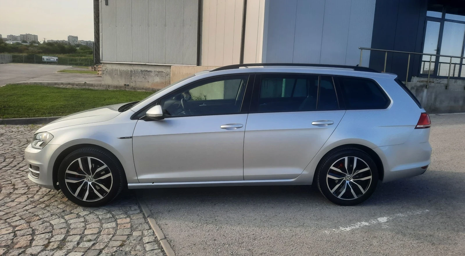 VW Golf EDITION Navi, снимка 8 - Автомобили и джипове - 52554387