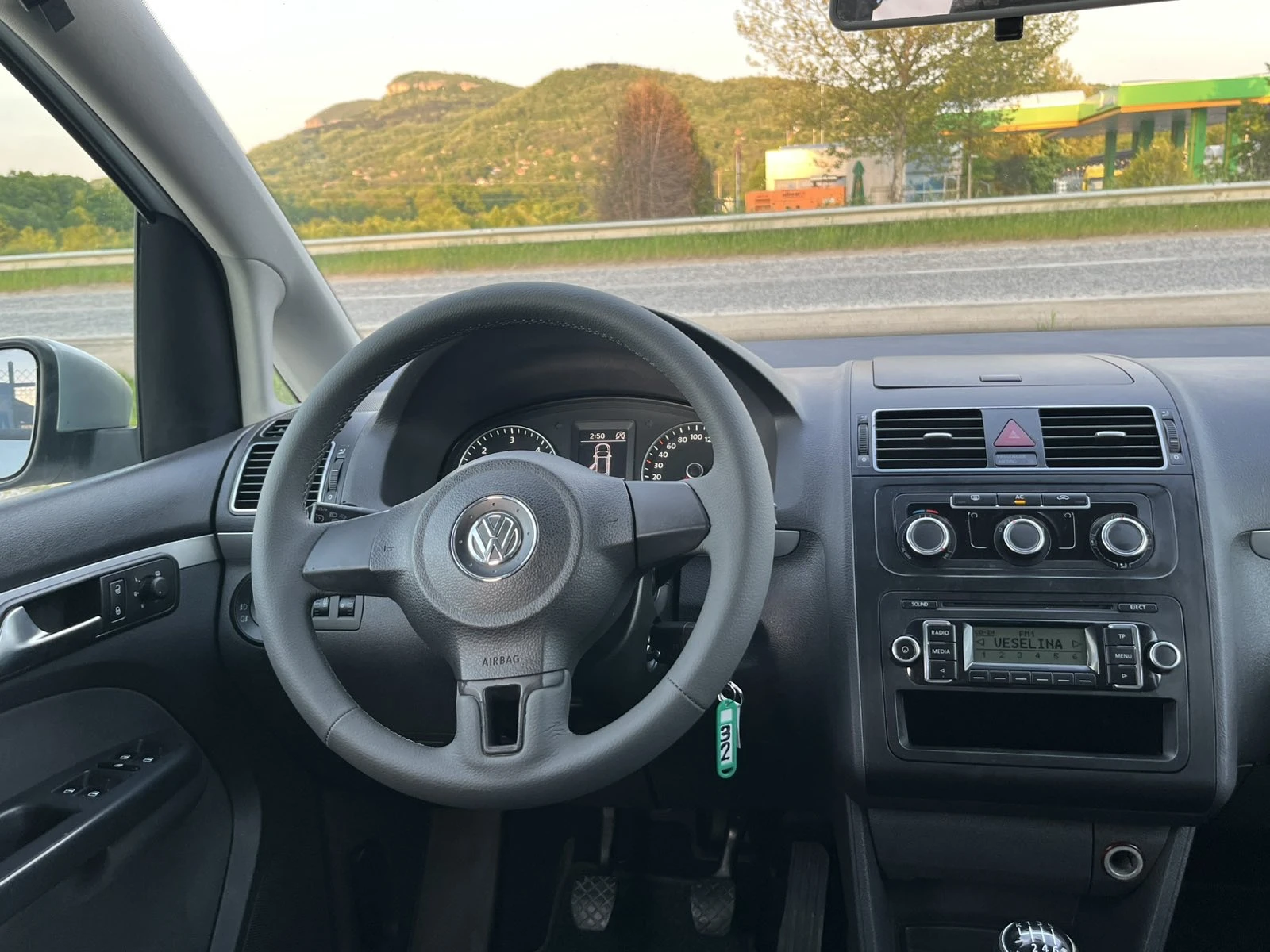 VW Touran 1.6TDI 105�� 6 �������� EURO 5A ���������  | Mobile.bg � ����������� 12