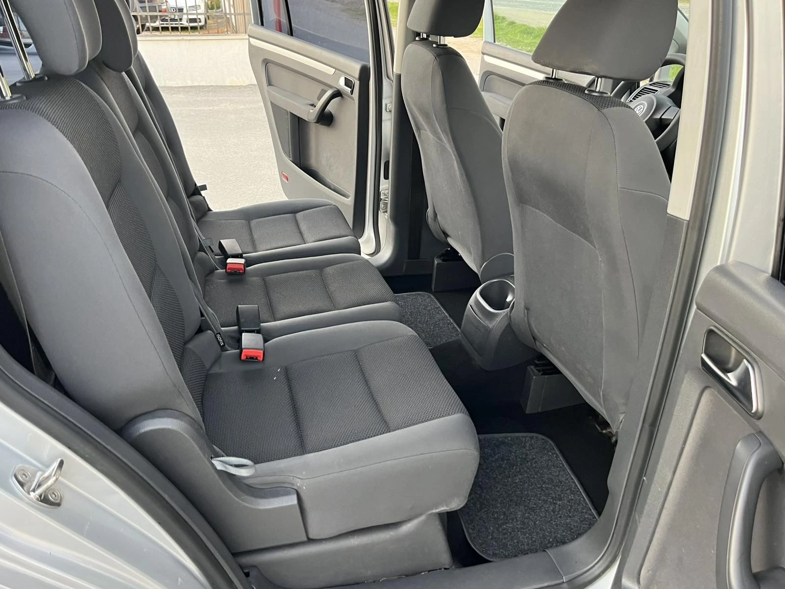 VW Touran 1.6TDI 105�� 6 �������� EURO 5A ���������  | Mobile.bg � ����������� 10