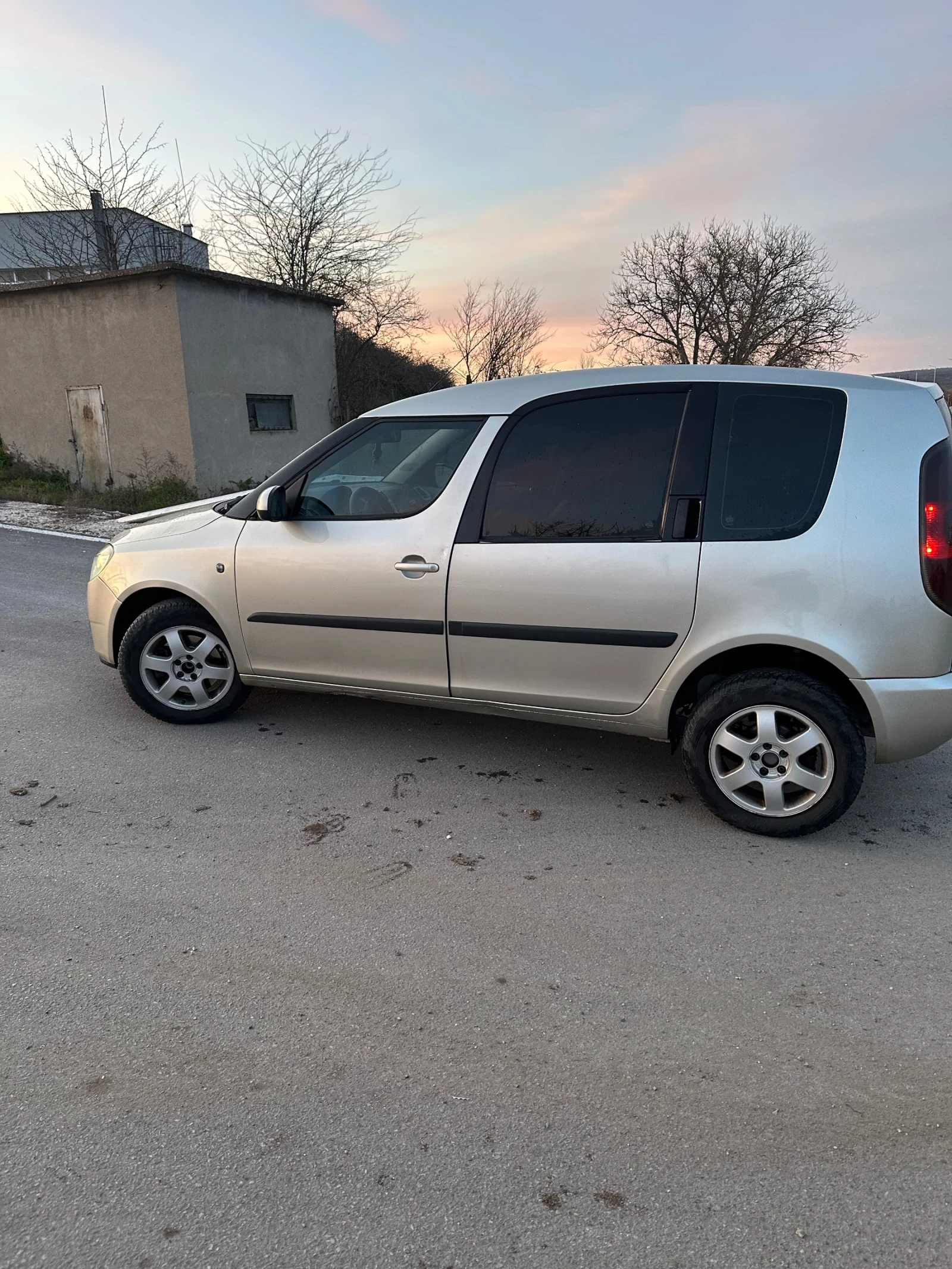 Skoda Roomster 1.4 tdi, снимка 6 - Автомобили и джипове - 53802126