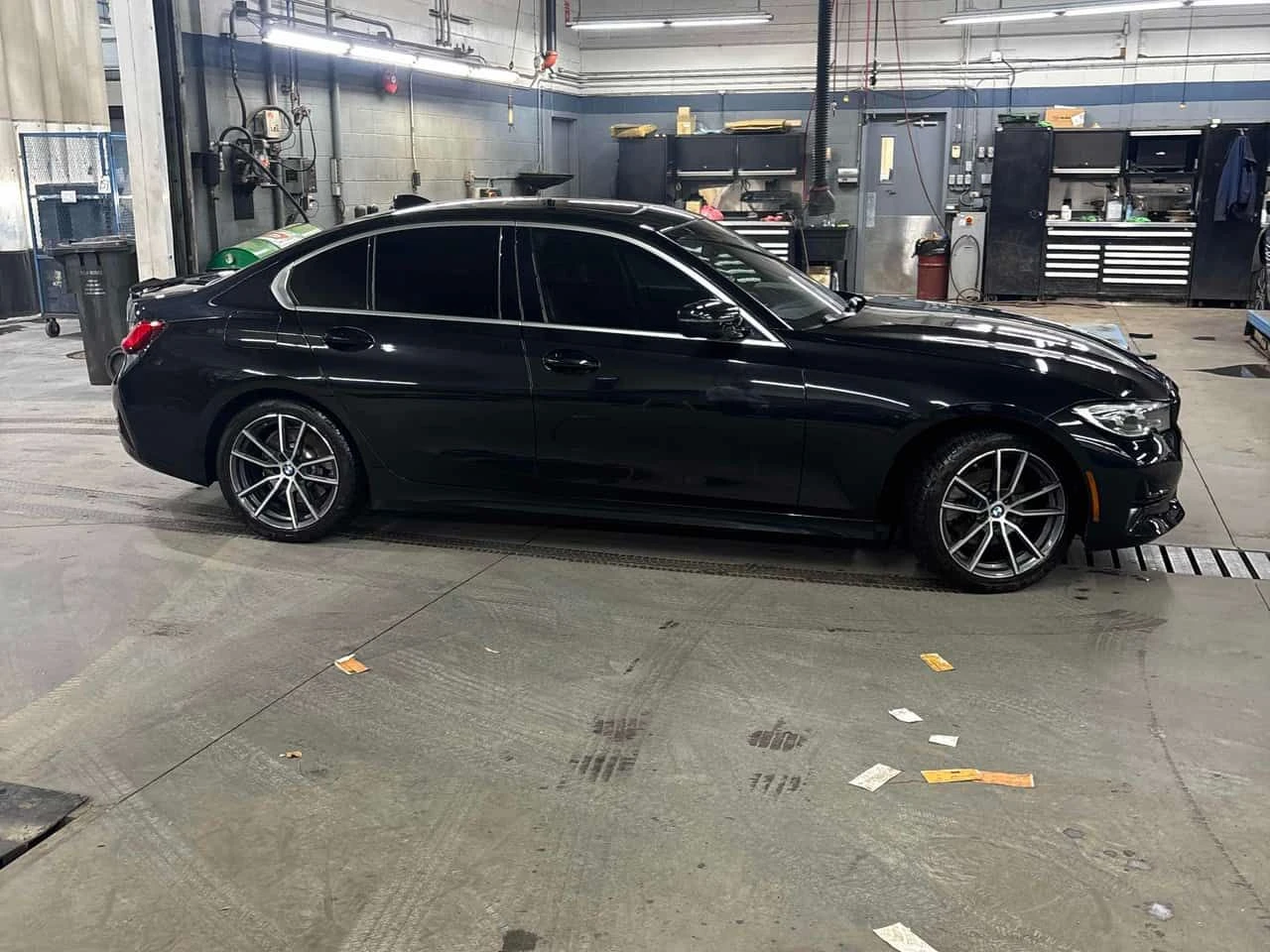 BMW 330 i xDrive/CARFAX/ШИБИДАХ/ПОДГРЕВИ, снимка 4 - Автомобили и джипове - 54038479