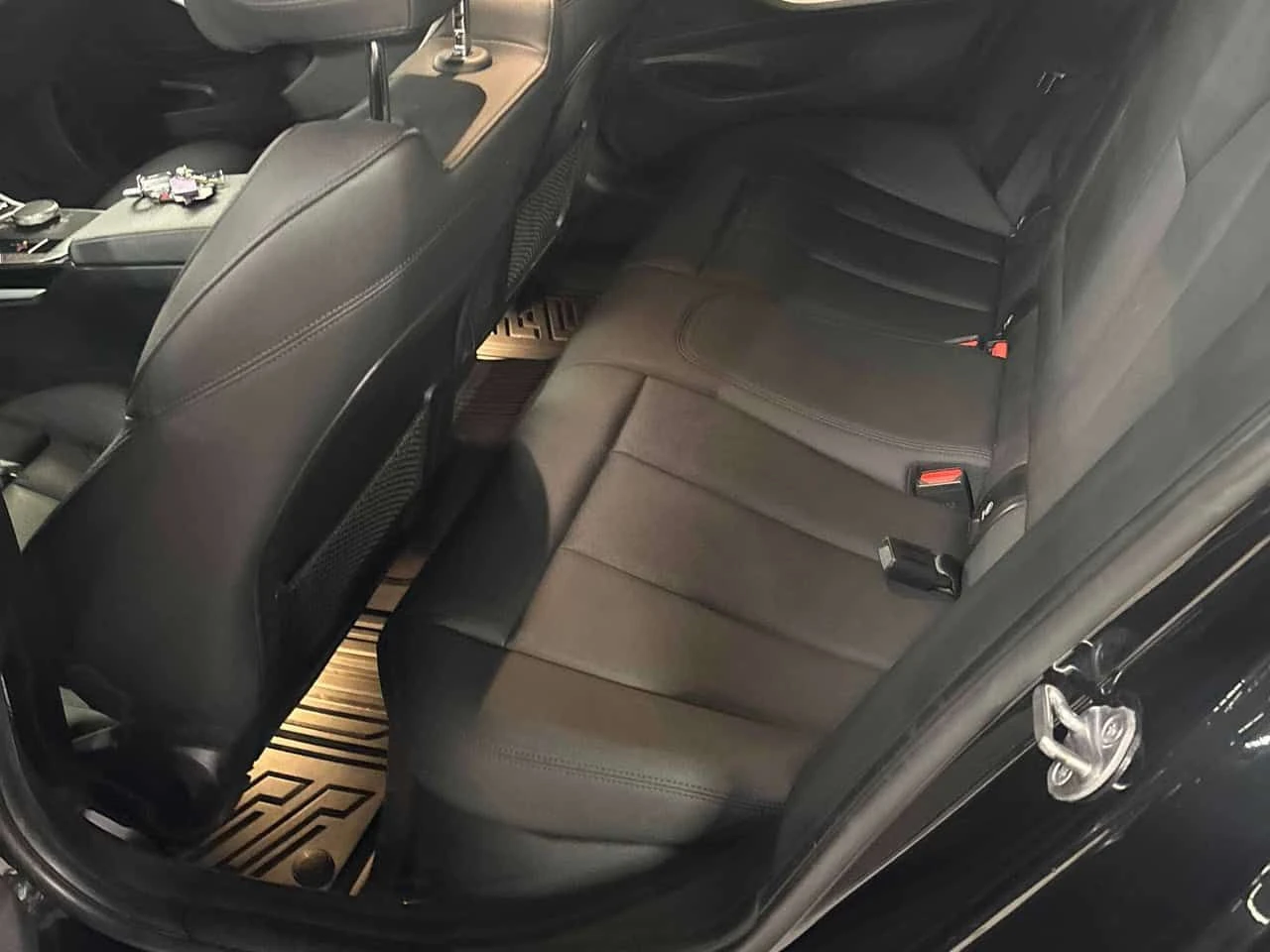 BMW 330 i xDrive/CARFAX/ШИБИДАХ/ПОДГРЕВИ, снимка 10 - Автомобили и джипове - 54038479