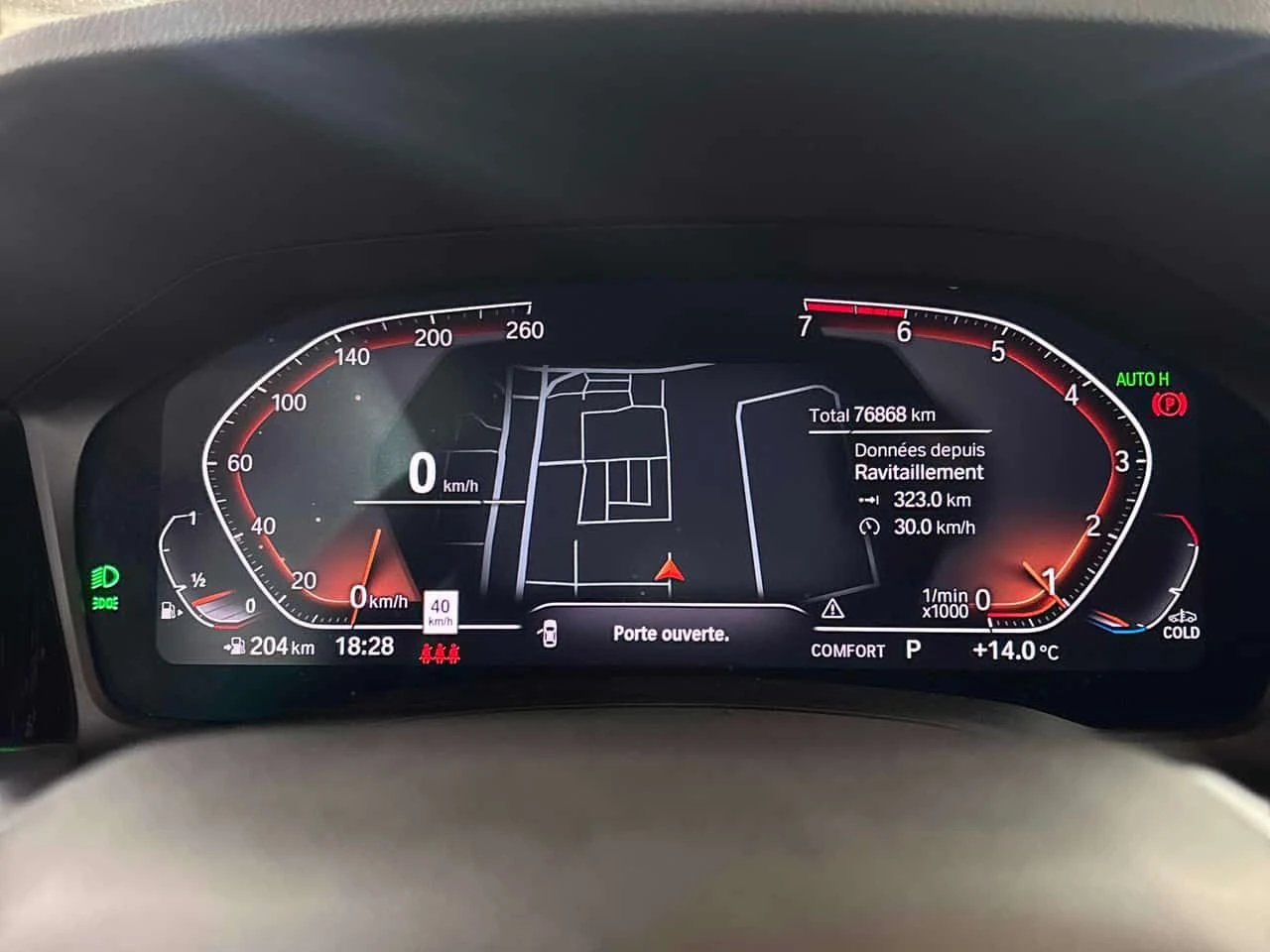 BMW 330 i xDrive/CARFAX/ШИБИДАХ/ПОДГРЕВИ, снимка 8 - Автомобили и джипове - 54038479