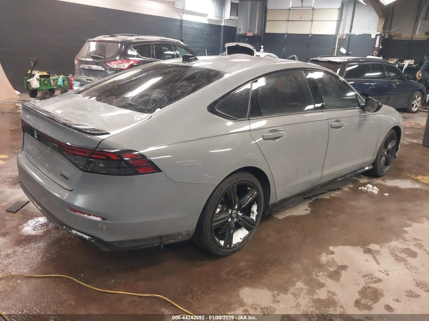 Honda Accord Hybrid Sport-L, снимка 4 - Автомобили и джипове - 54102805