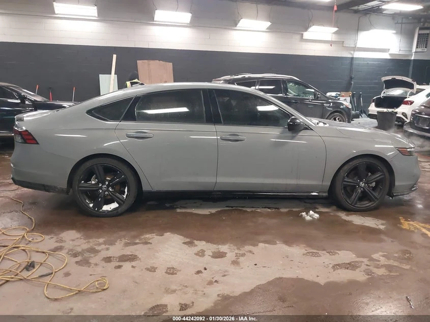 Honda Accord Hybrid Sport-L, снимка 13 - Автомобили и джипове - 54102805