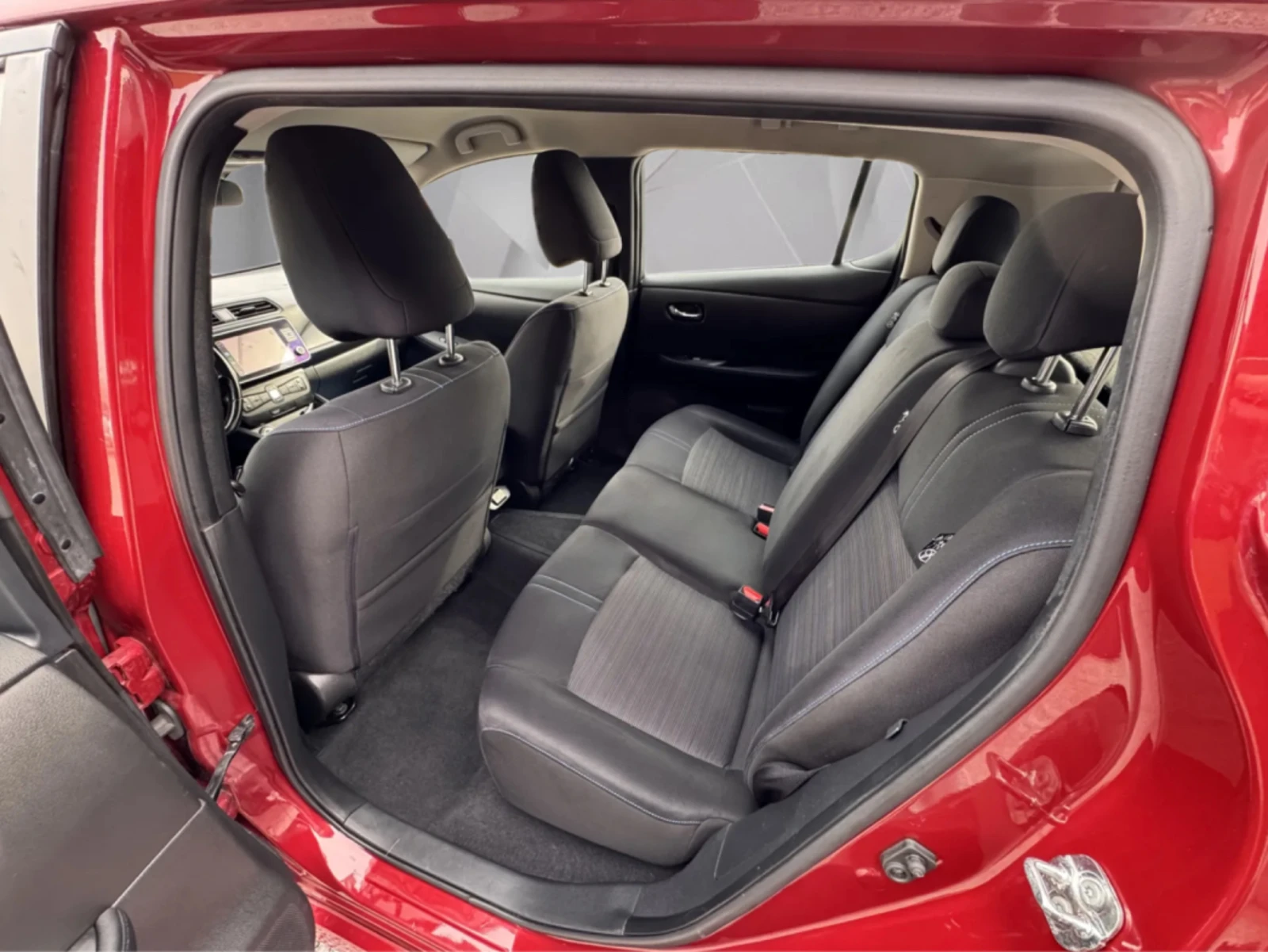 Nissan Leaf  + 62KWH 217КС. KEYLESSGO НАВИГАЦИЯ APPLECAR, снимка 13 - Автомобили и джипове - 54118212