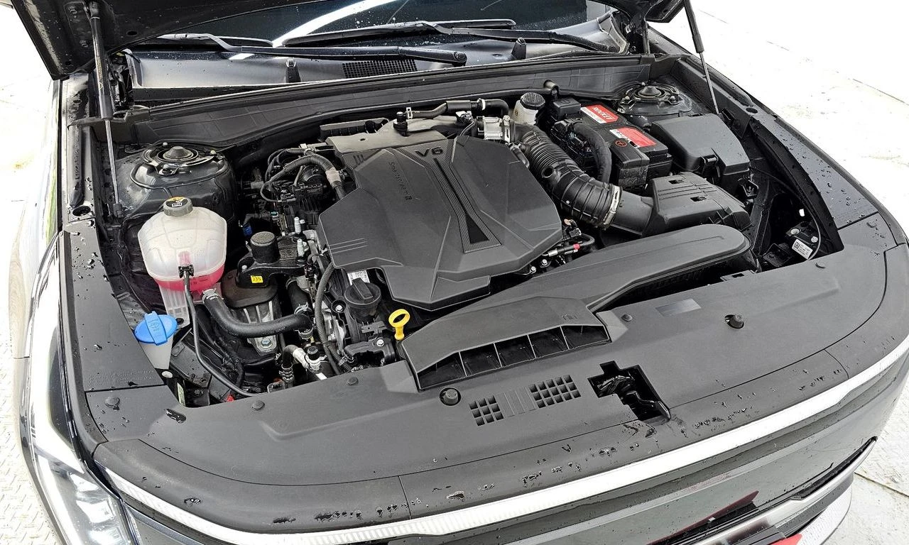 Kia K8 3.5* ГАЗ* DISTRONIC* LANE ASSIST* ОБДУХВАНЕ* КАМЕР, снимка 6 - Автомобили и джипове - 54811932