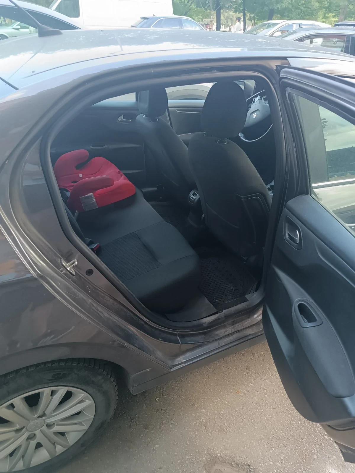 Peugeot 301 1.6, снимка 10 - Автомобили и джипове - 54989892