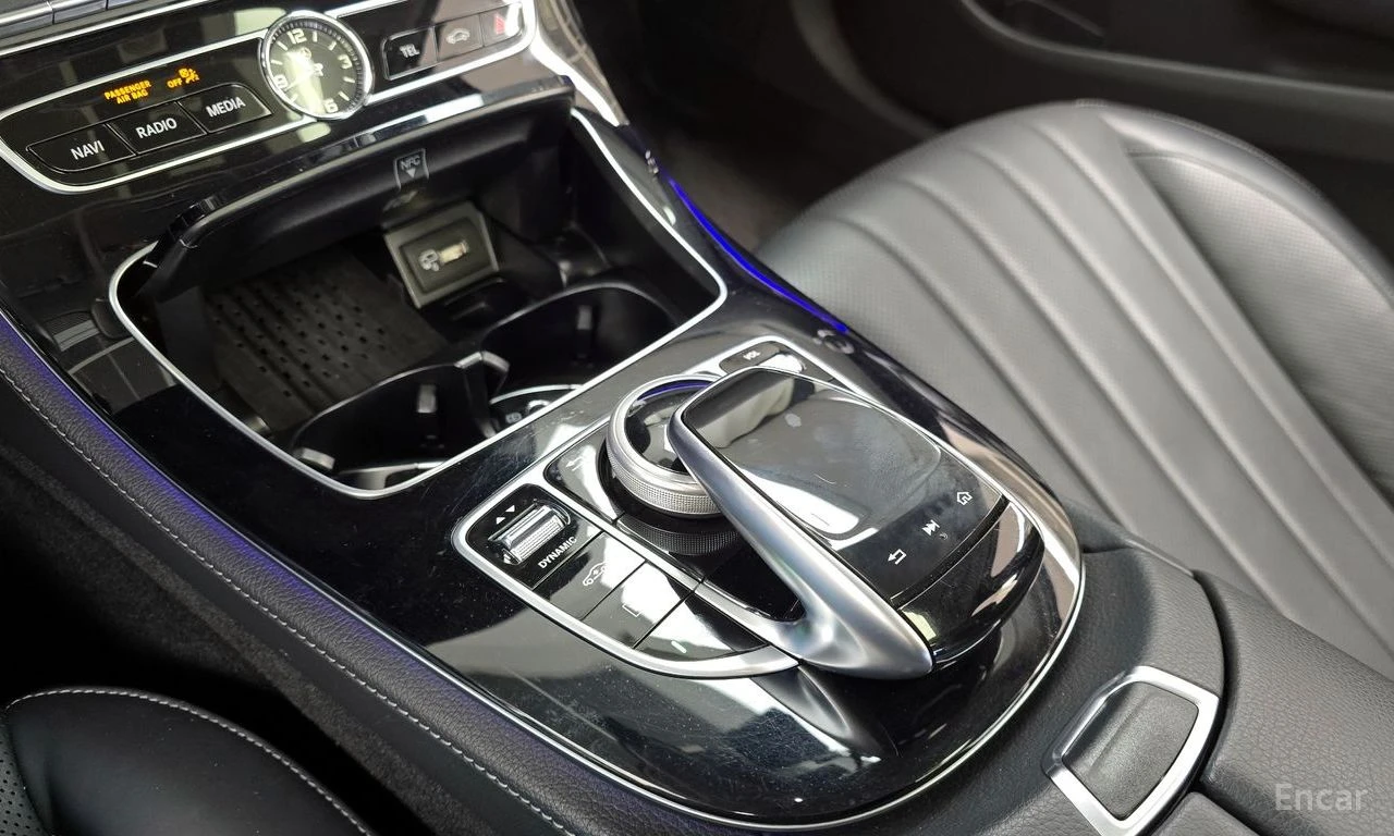 Mercedes-Benz E 450 4MATIC* BURMESTER* ОБДУХВАНЕ* ДИСТРОНИК* ДИГИТАЛНО, снимка 11 - Автомобили и джипове - 55105322