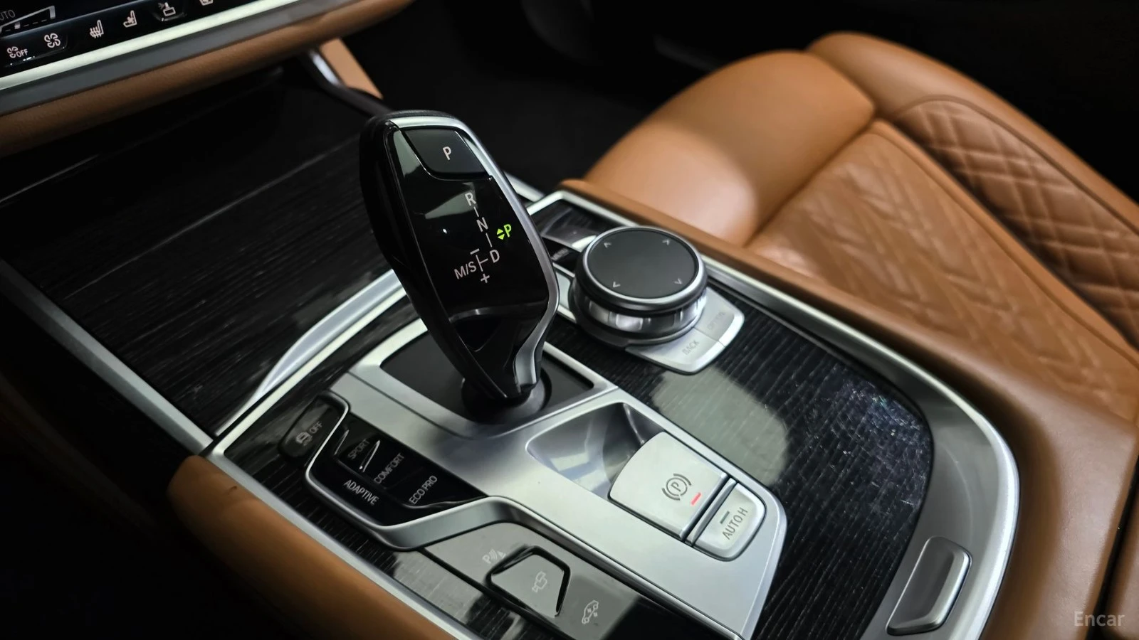 BMW 740 XDRIVE* MSPORT* DISTRONIC* 360* ОБДУХВАНЕ* МАСАЖИ*, снимка 13 - Автомобили и джипове - 55422282