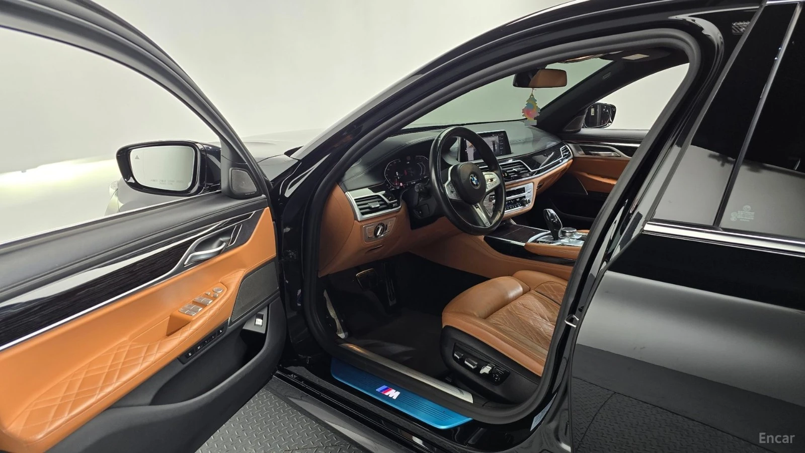 BMW 740 XDRIVE* MSPORT* DISTRONIC* 360* ОБДУХВАНЕ* МАСАЖИ*, снимка 8 - Автомобили и джипове - 55422282