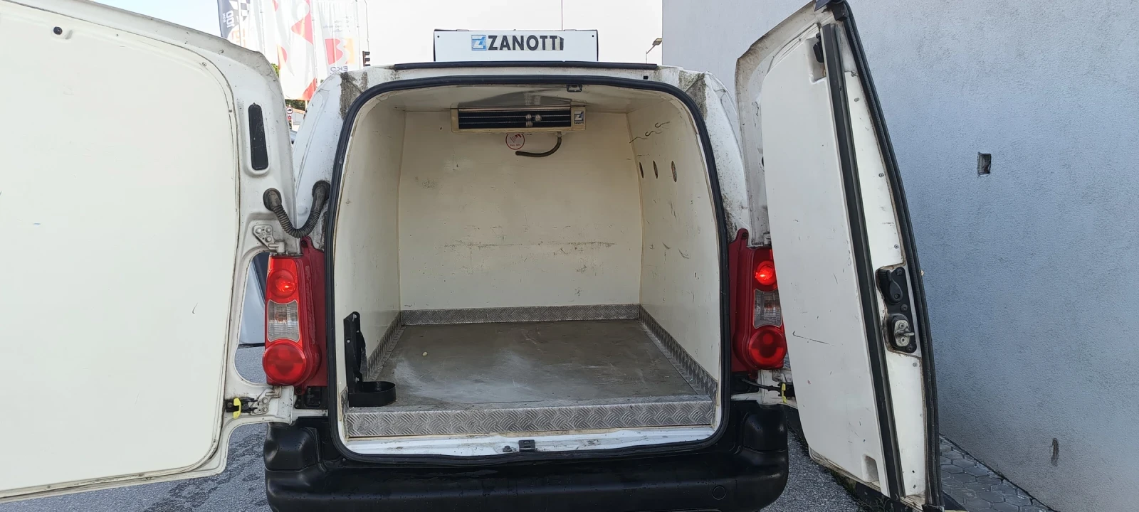 Peugeot Partner 1.6 HDI 75 к.с., снимка 6 - Автомобили и джипове - 55546878