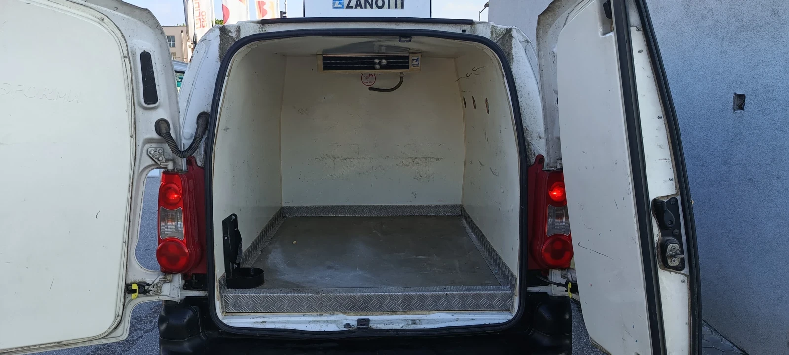 Peugeot Partner 1.6 HDI 75 к.с., снимка 5 - Автомобили и джипове - 55546878