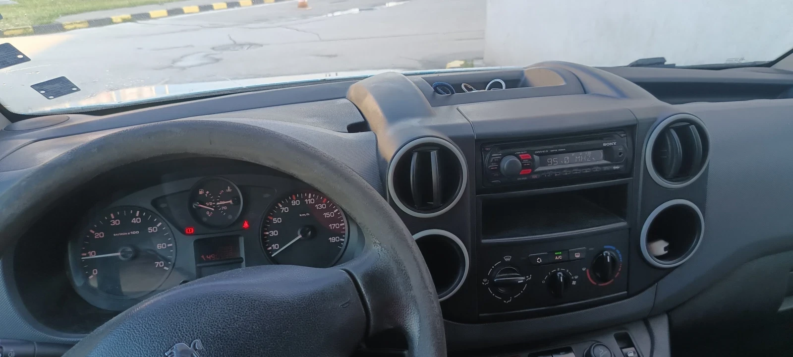 Peugeot Partner 1.6 HDI 75 к.с., снимка 8 - Автомобили и джипове - 55546878