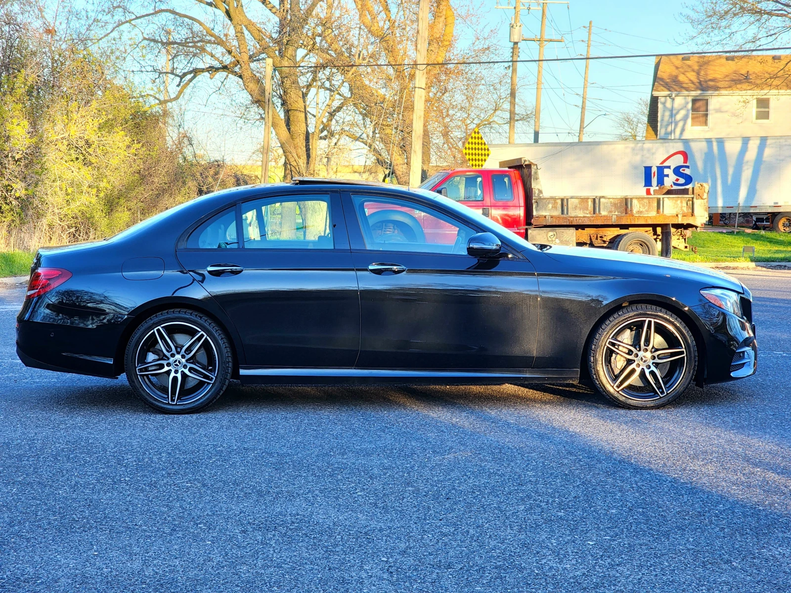 Mercedes-Benz E 450 * CARFAX * , снимка 3 - Автомобили и джипове - 55993607