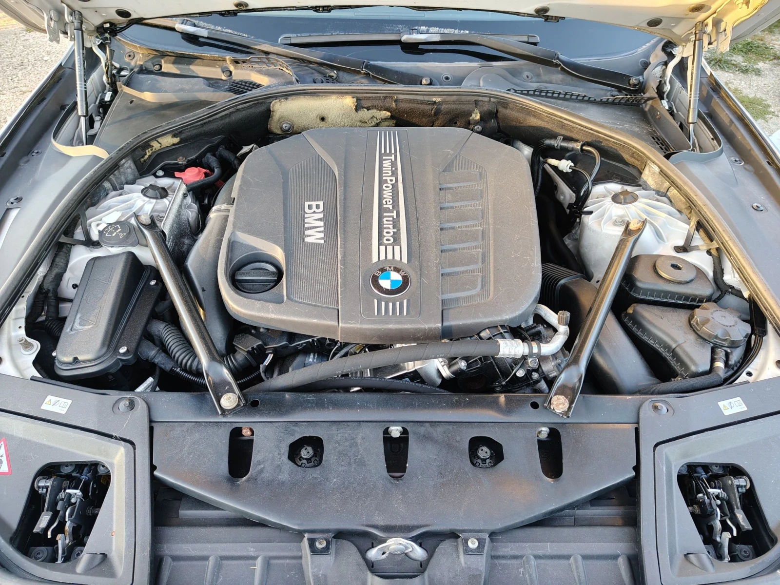 BMW 530 Xd* БАРТЕР* ЛИЗИНГ* СМЕНЕНИ ВЕРИГИ* , снимка 13 - Автомобили и джипове - 56017600