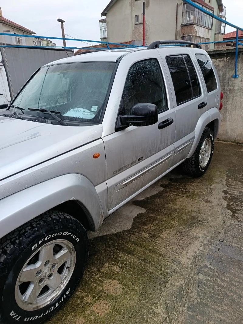 Jeep Cherokee, снимка 4 - Автомобили и джипове - 48821351