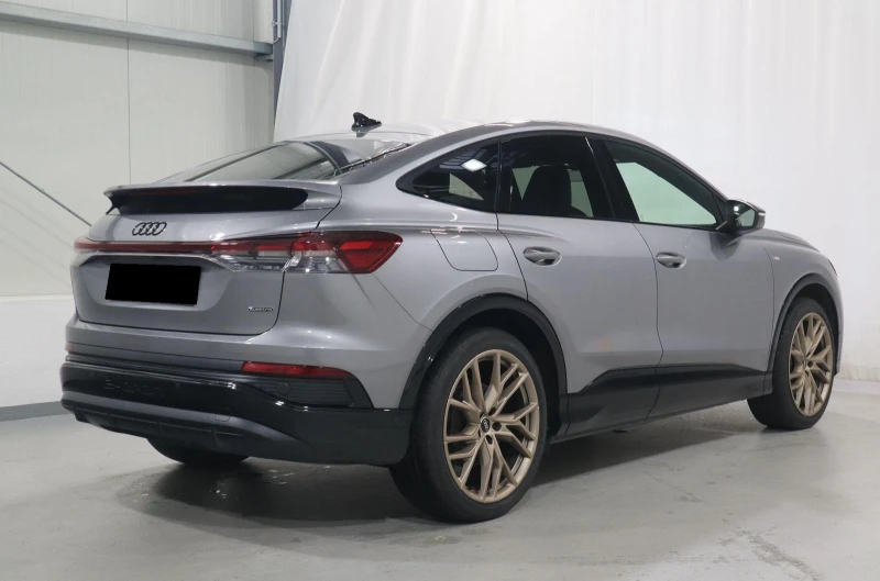 Audi Q4 50 E-TRON QUATTRO S-LINE MATRIX-LED CAM PANORAMA, снимка 4 - Автомобили и джипове - 52530006