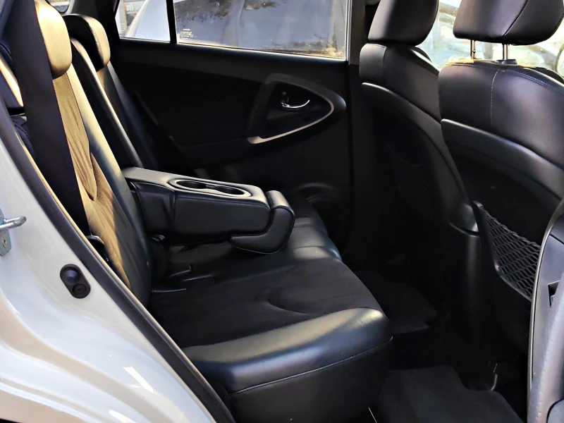 Toyota Rav4 2.0!152к.с.!ШВЕЙЦАРИЯ!!КОЖА!!НАВИ!4Х4!, снимка 12 - Автомобили и джипове - 52631580