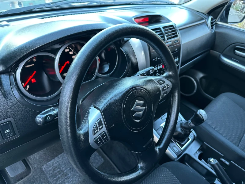 Suzuki Grand vitara 2.0i, снимка 9 - Автомобили и джипове - 53114607