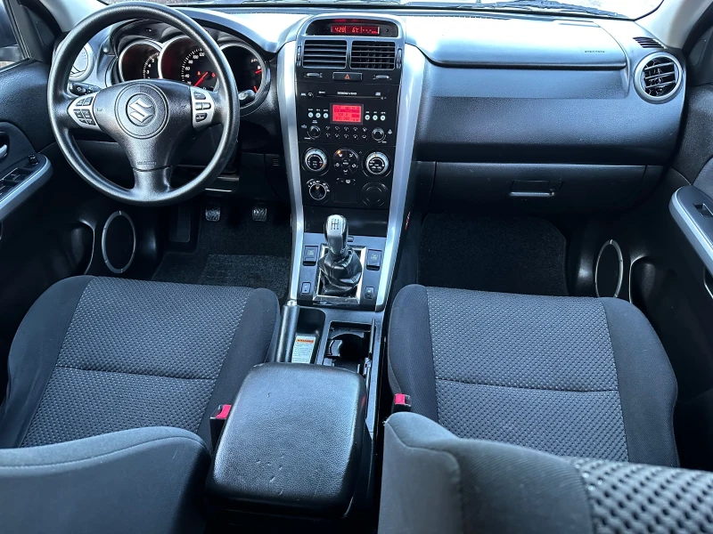 Suzuki Grand vitara 2.0i, снимка 15 - Автомобили и джипове - 53114607