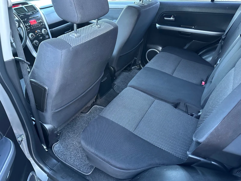 Suzuki Grand vitara 2.0i, снимка 11 - Автомобили и джипове - 53114607