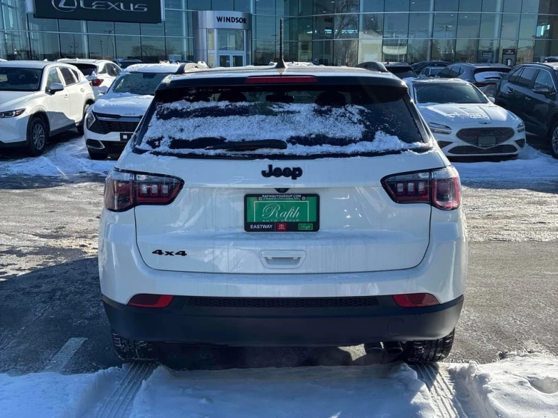 Jeep Compass * Altitude * CARFAX * БЕЗ ПЪРВОНАЧАЛНА ВНОСКА, снимка 4 - Автомобили и джипове - 53257493