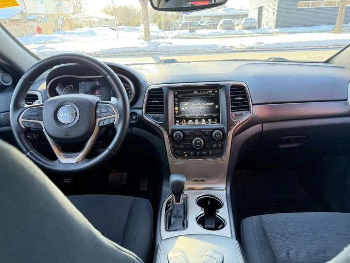 Jeep Grand cherokee Laredo 4X4 NO RUST!! NEW TIRES!!, снимка 8 - Автомобили и джипове - 54080393