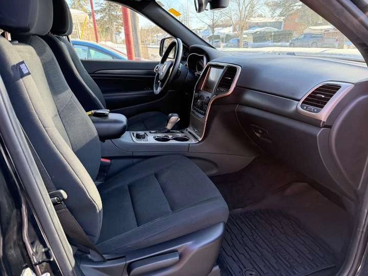 Jeep Grand cherokee Laredo 4X4 NO RUST!! NEW TIRES!!, снимка 10 - Автомобили и джипове - 54080393