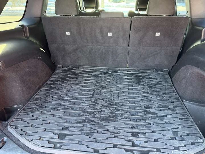 Jeep Grand cherokee Laredo 4X4 NO RUST!! NEW TIRES!!, снимка 16 - Автомобили и джипове - 54080393