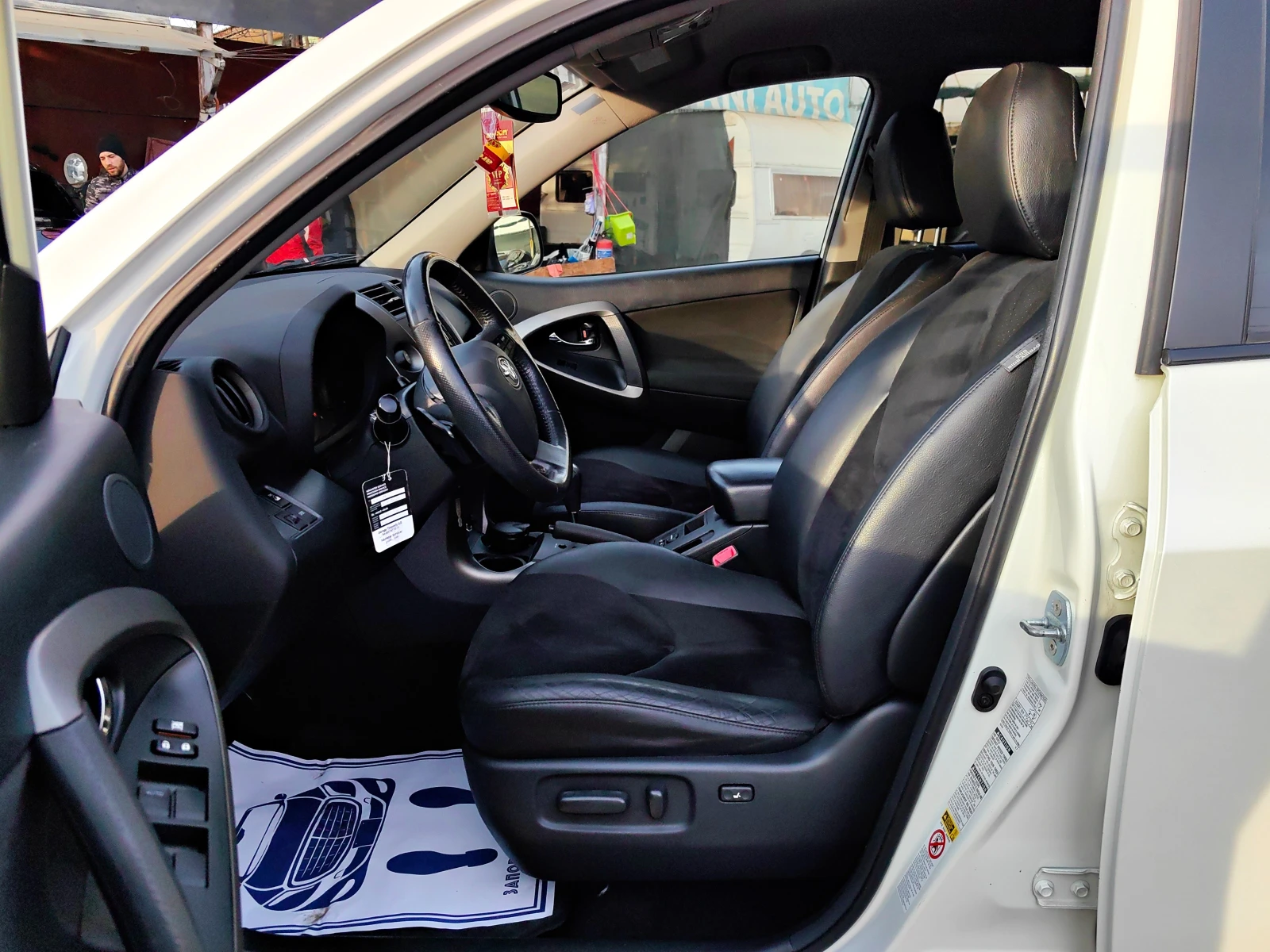 Toyota Rav4 2.0!152к.с.!ШВЕЙЦАРИЯ!!КОЖА!!НАВИ!4Х4! - изображение 9