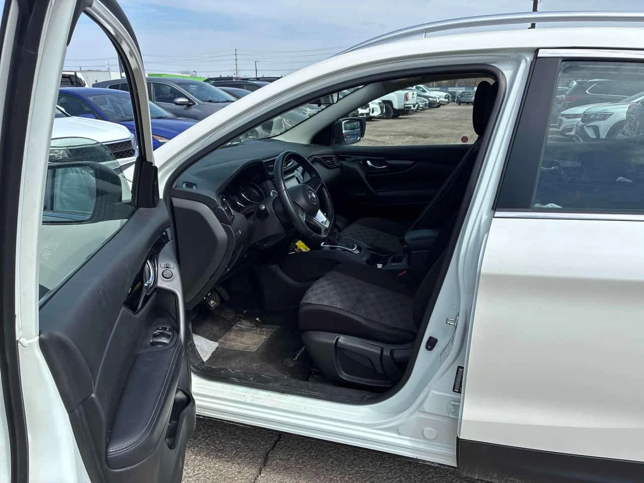 Nissan Qashqai AWD CVT/CARFAX/ВТОРИ ГУМИ/ПОДГРЕВИ, снимка 15 - Автомобили и джипове - 54123009