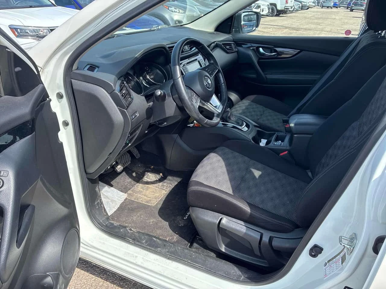 Nissan Qashqai AWD CVT/CARFAX/ВТОРИ ГУМИ/ПОДГРЕВИ, снимка 5 - Автомобили и джипове - 54123009