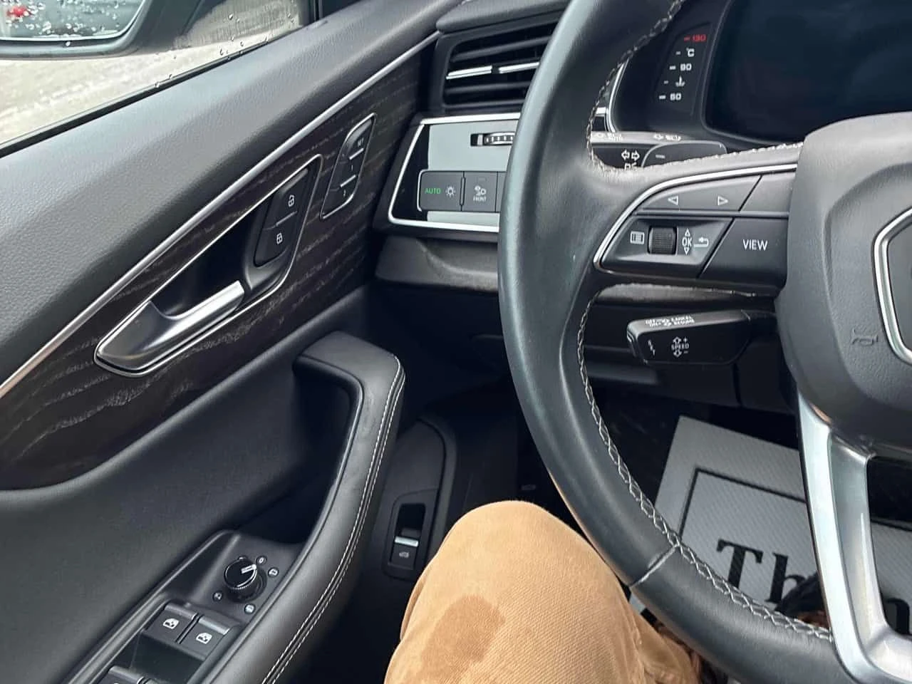 Audi Q8 Progressiv  CARFAX, снимка 16 - Автомобили и джипове - 54323850