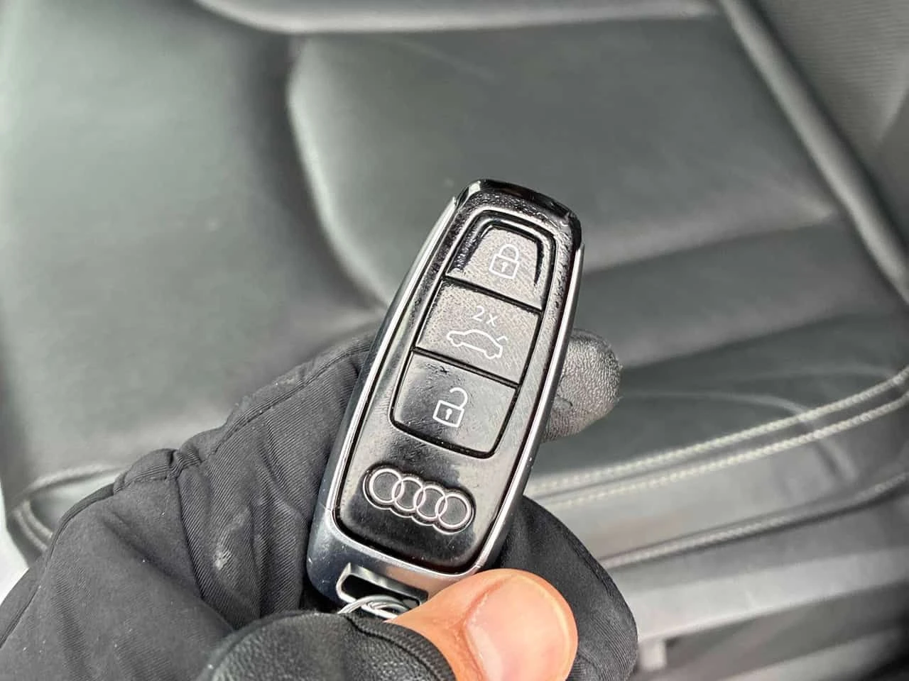 Audi Q8 Progressiv  CARFAX, снимка 15 - Автомобили и джипове - 54323850