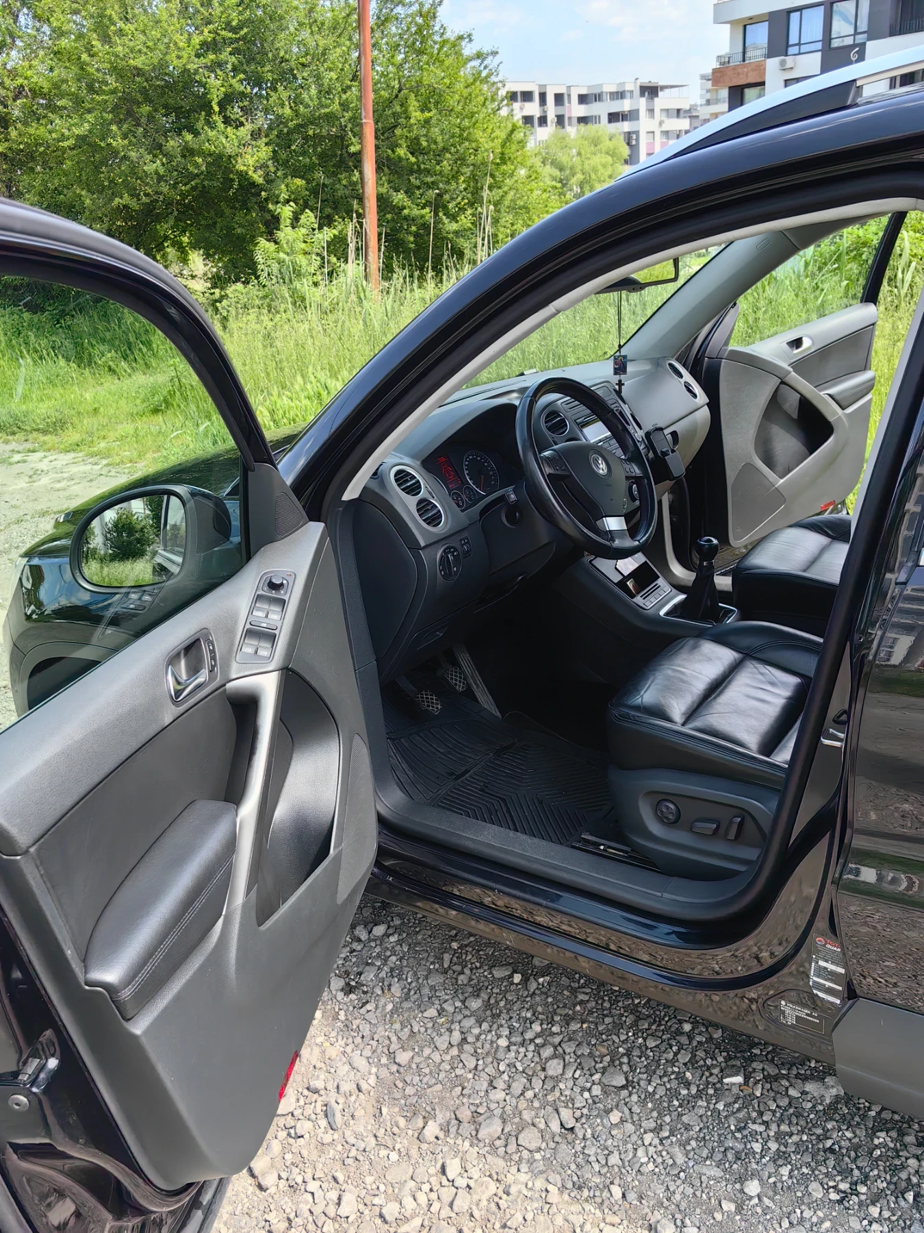 VW Tiguan 4X4, снимка 5 - Автомобили и джипове - 54527229